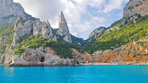Compare the best vacation rentals in sardinia from the largest selection. Cala-Goloritze - Sardinien