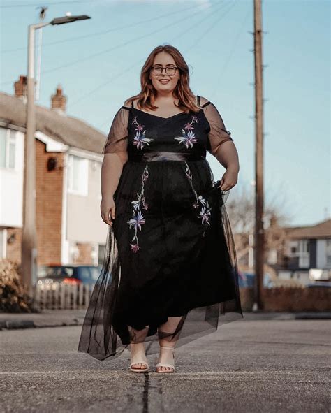 emily plus size blogger on instagram “do you ever put on a dress and immediately feel like a