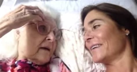 A Mother With Alzheimers Shares Special Moment With Her Daughter She