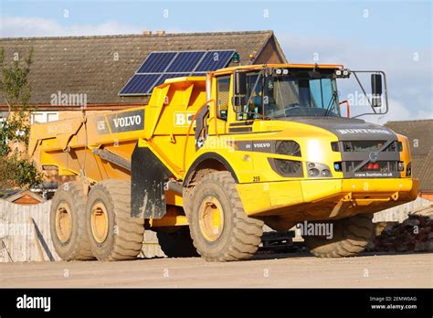 A25g Dump Truck Hi Res Stock Photography And Images Alamy