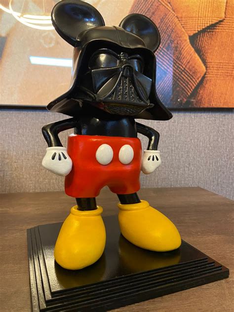 Estátua Mickey Vader By Russ Toyshow Tudo De Marvel Dc Netflix Geek