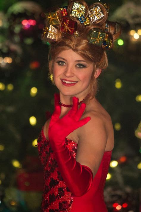 Whoville On The Backlot Martha May Whovier Christmas Hairstyles Christmas Party Hairstyles