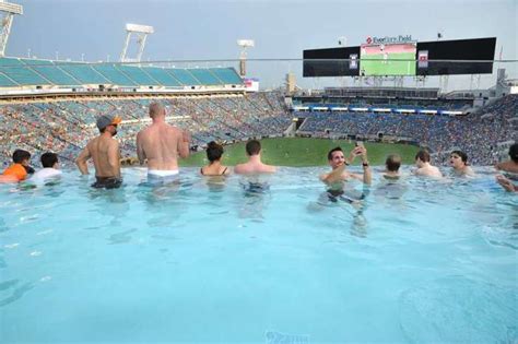 The jaguars missed the playoffs for the ninth consecutive season. Big, Big Debut: EverBank Field upgrades, including world's largest video screens, are unveiled ...