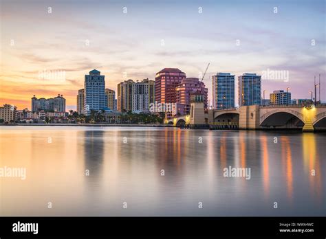 West Palm Beach Bridge Night Hi Res Stock Photography And Images Alamy