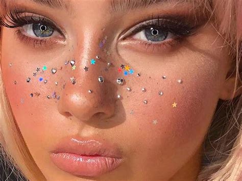 Best Faux Freckle Makeup Looks On Instagram