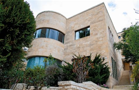 סבירות לקשר בין קבלת מנת חיסון שניה לבין הופעת דלקת בשריר הלב בקרב גברים צעירים. בית ראש הממשלה ברחוב בלפור - JHaringan