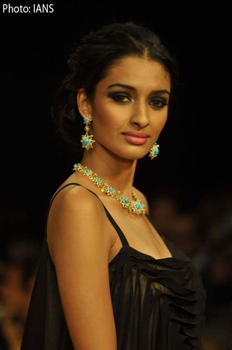 Fashion Modis 13 Top Ten Fashion Designers Fashion Terpopuler