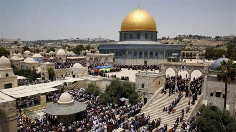 Masjid al aqsa pics are great to personalize your world, share these animated pictures were created using the blingee free online photo editor. Jerusalem's Al-Aqsa Mosque To Reopen After Eid Holiday | Desitimes