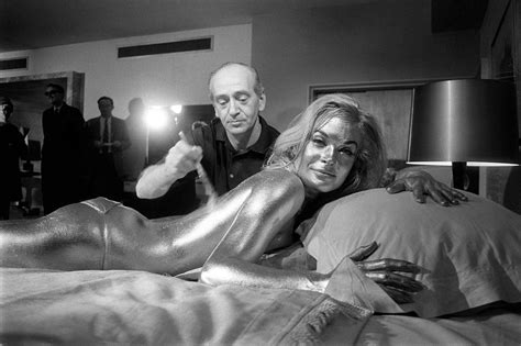 Shirley Eaton Desnuda En James Bond Contra Goldfinger