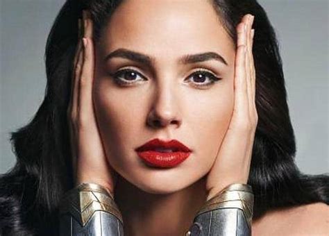 Gal Gadot Never Thought She Would Get To Play Wonder Woman Hollywood