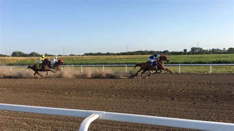 Lincoln Race Course Kicks Off First Of Two Nights Of Live Racing A
