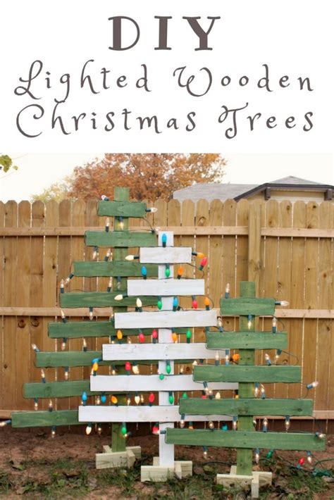 Upcycle Your Old Wood With These Cute Pallet Christmas Tree Ideas