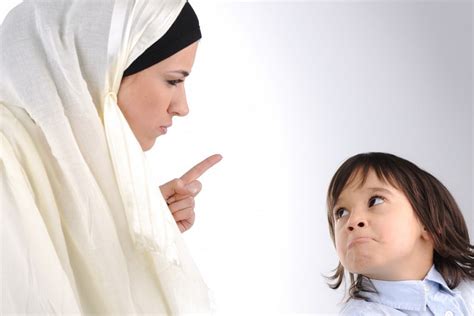 Dalam Syariat Islam Ini Besarnya Dosa Durhaka Kepada Orang Tua