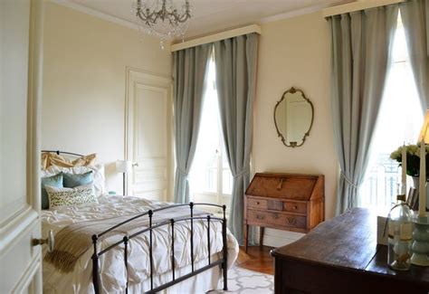 In reality, it may only be limited to just how far your imagination goes. 21 Chic And Inspiring Parisian Bedroom Decor Ideas - DigsDigs