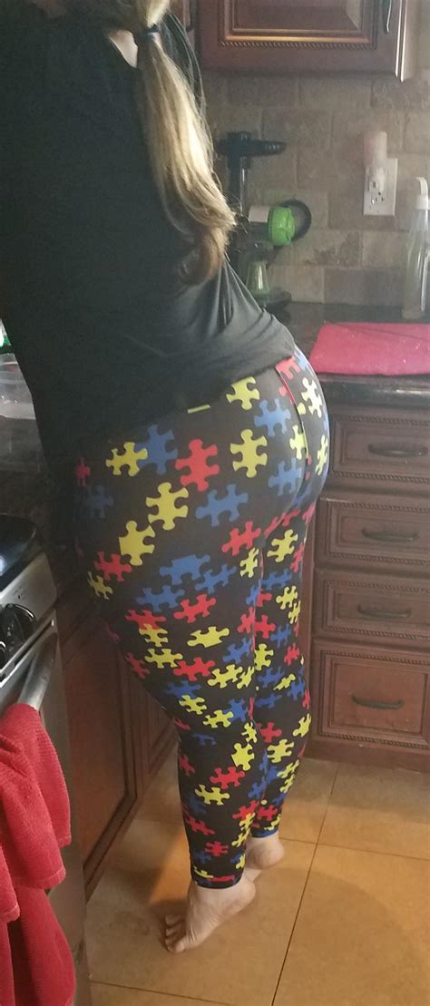 love my thicc 40yr old wife in her puzzle leggings lol dms welcome if you wanna chat scrolller