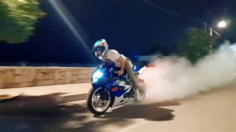 Suzuki Gsxr 1000 Rolling Burn Out Greece Youtube