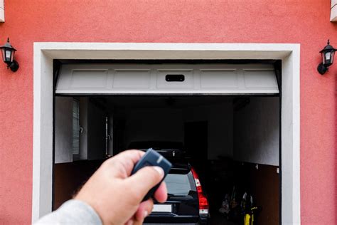 4 Easy Steps To Help Maintain Your Garage Door With Gd4y