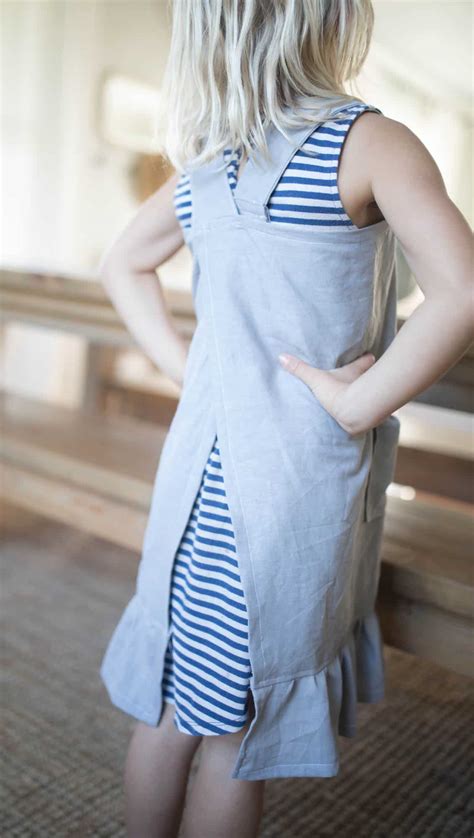 As you probably already noticed, there are amazingly many different variations of reconstructions and suggestions on how the apron dress may have looked, and i also think there. DIY Pinafore Apron for Girls Free Pattern - Farmhouse on Boone