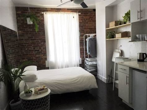 Two hundred square gaj is equal to one thousand eight hundred square feet (sq ft) in land measurement. $1,450 for 200 square feet apartment in Gastown - urbanYVR