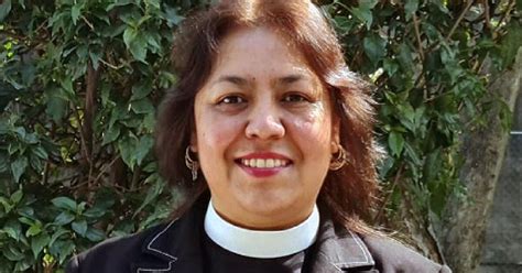 Alba Sally Sue Hernández Primera Obispa De La Iglesia Anglicana En México