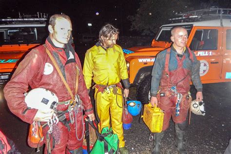 Grough — Embarrassed Cavers Rescued From Dowbergill Passage After 13