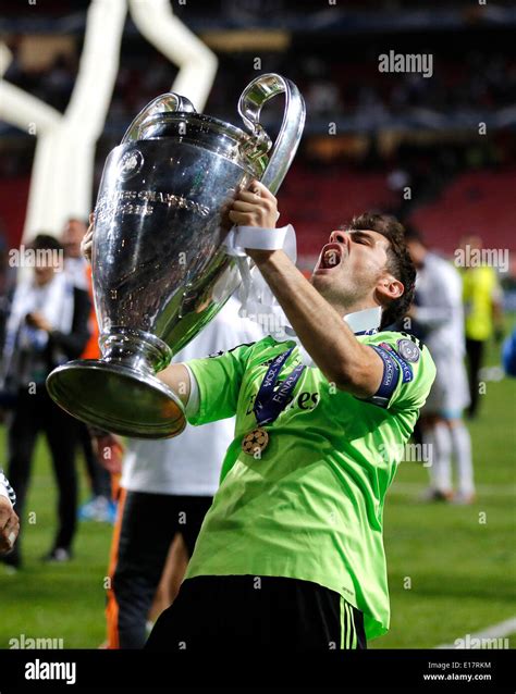 Goalkeeper Iker Casillas Real Madrid Cf 1 With The Trophy During The