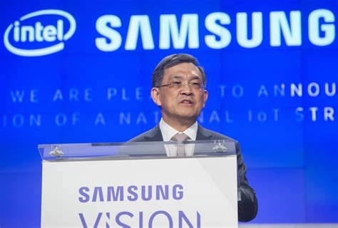 Samsungs Leadership Crisis Deepens As Ceo Plans Exit Wsj