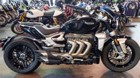 Triumph Rocket 3 Gt Motorcycle Launched In India Dry Wt 294 Kgs