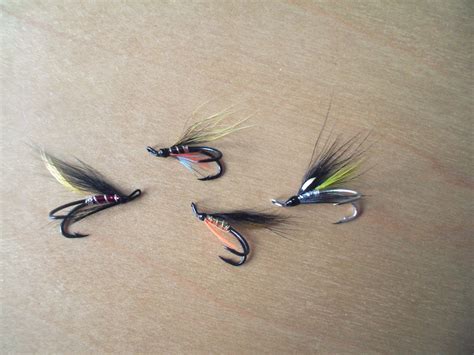 One of these ways is to remember that flies has more letters, and likewise it is the more common way to spell the word. Salmon Flies: Grilse Flies