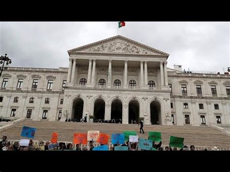 Ontem a assembleia da república portuguesa aprovou os projetos de lei sobre a despenalização da eutanásia. Despenalização da eutanásia chumbada na Assembleia da ...
