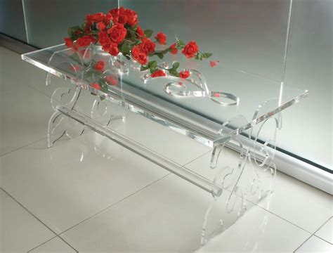 Tavoli In Plexiglass Trasparente E Colorato Italy Insegne