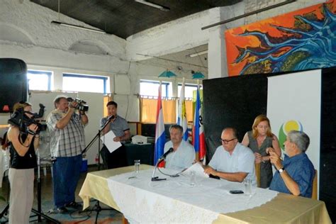 Firma Convenio Con Intendencia De Canelones Centro Cultural Pareja