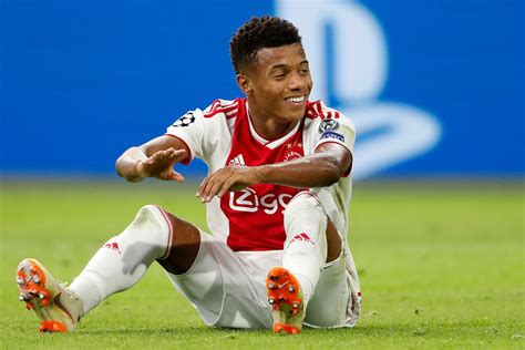 Je zou bijna denken dat ze het er om doen wat een zaadpot. Are Everton closing in on signing David Neres? - HITC