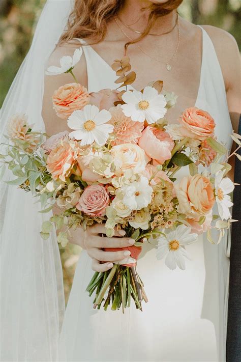 This Wildflower Centric Wedding In Texas Was Full Of Personal Touches Flower Bouquet Wedding