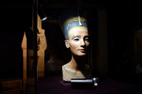 find of the century queen nefertiti s long lost tomb discovered explorers pod