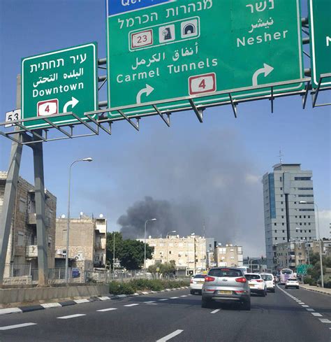 לאחרונה יש כל חודש שריפה בעסקים.חיים שלנו בחיפה השתנו.מתחיל להיות חשוד. הושגה שליטה על שריפת הענק במפעל שמן בחיפה