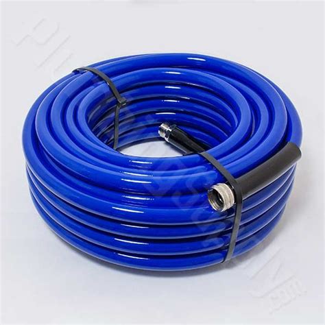 A long plastic or rubber pipe, used to direct water onto fires, gardens показать больше примеров показать меньше примеров. Get the best garden hose designed for lasting outdoor use