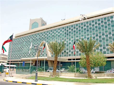 اعلنت وزارة الكهرباء عن احدث اسعار تركيب عداد الكهرباء في الشقق والعقارات المخالفة 2021 ، سواء عداد واحد فاز او اثنين فاز او 3 ، موضحة تكلفة عمل المقايسات ، حيث يستطيع المواطنين القاطنين في العقارات المخالفة تركيب العداد الكودي الجديد سواء في المدن او الريف. المجلس البلدي يبحث تحويل أرض جنوب القيروان إلى مؤسسة ...