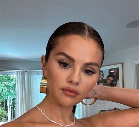 Selena Gomez Talks About Her Weight Issues Following Golden Globes
