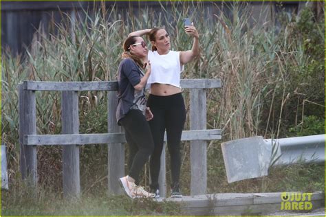 Jennifer Lopez Poses For Some Sunset Selfies In The Hamptons Photo 4475212 Jennifer Lopez