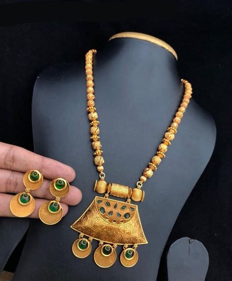 15 Modern Gold Necklace Designs In 30 Grams Indian Fashion Ideas