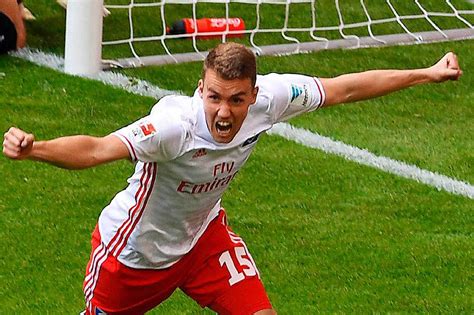 Demnach habe waldschmidt im sommer 2018 bei seinem wechsel nach. Luca Waldschmidt wechselt wohl vom HSV zum SC Freiburg ...