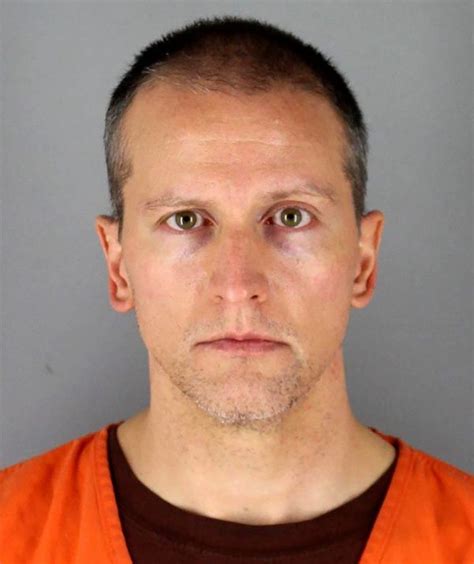 The chauvin trial jury is composed of eight people who are white and six who identify as people of color, including four who are black. Derek Chauvin Wiki, Age, Wife, Family, Biography & More ...