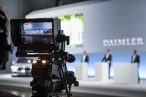 Jahresbilanz Daimler Setzt Auf Electric First Und Beh Lt Verbrenner