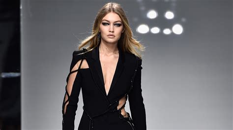 Gigi Hadid Is Naked On The Cover Of Vogue Paris March Issue Stylecaster