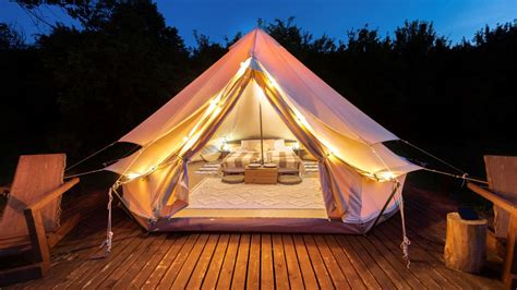 5 Reasons Why Luxury Glamping Is The Perfect Romantic Getaway For