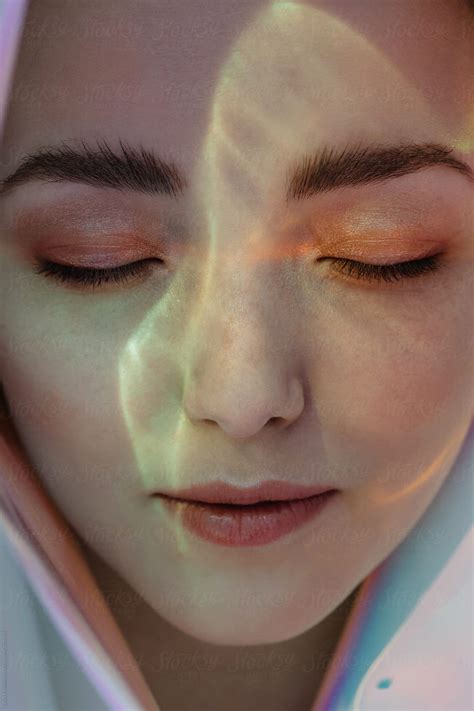 Surreal Portrait Of Daydreaming Girl With Underwater Lightning On Her Face Del Colaborador De