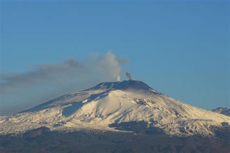 Summit craters of mount etna. Mount Etna volcano warning - Panic in Sicily as volcano BLOWS in Italy | Science | News ...