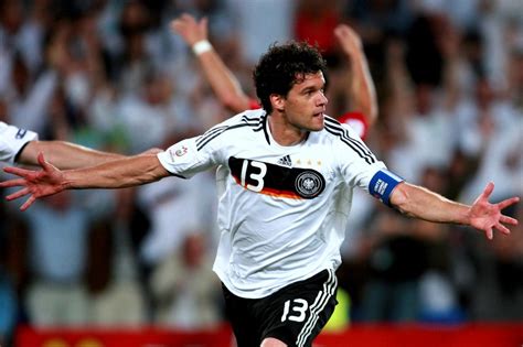Leeds fans needed no convincing about what phillips would bring to the side if given a chance at euro 2020. Bayer Leverkusen: Wechsel zu Chelsea? Was Michael Ballack ...