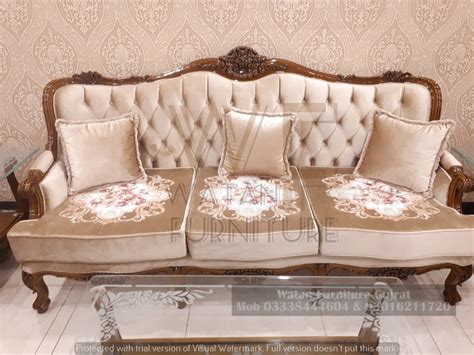 Victorian Sofa Baci Living Room